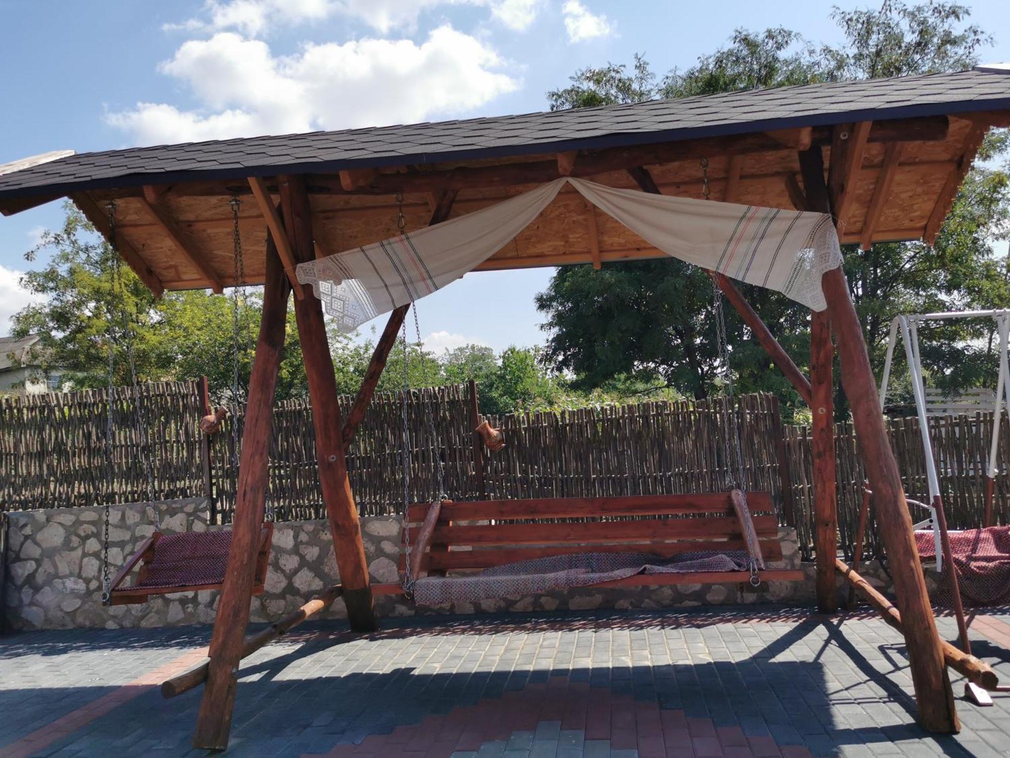 Bed and Breakfast La Madalina Selemet Exterior foto
