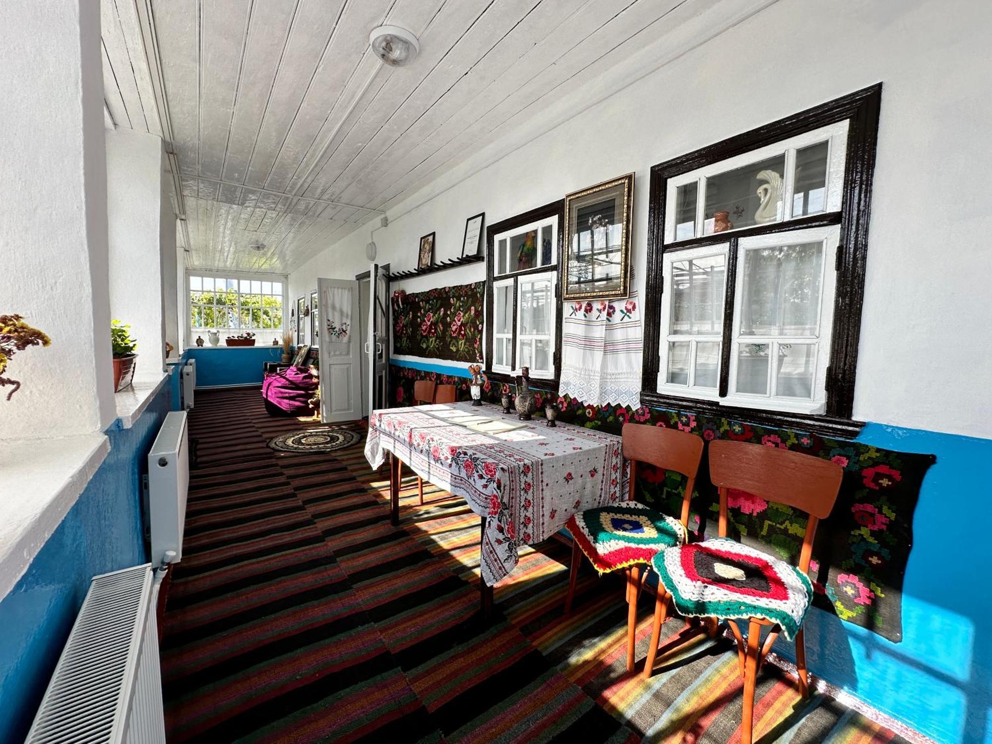 Bed and Breakfast La Madalina Selemet Exterior foto